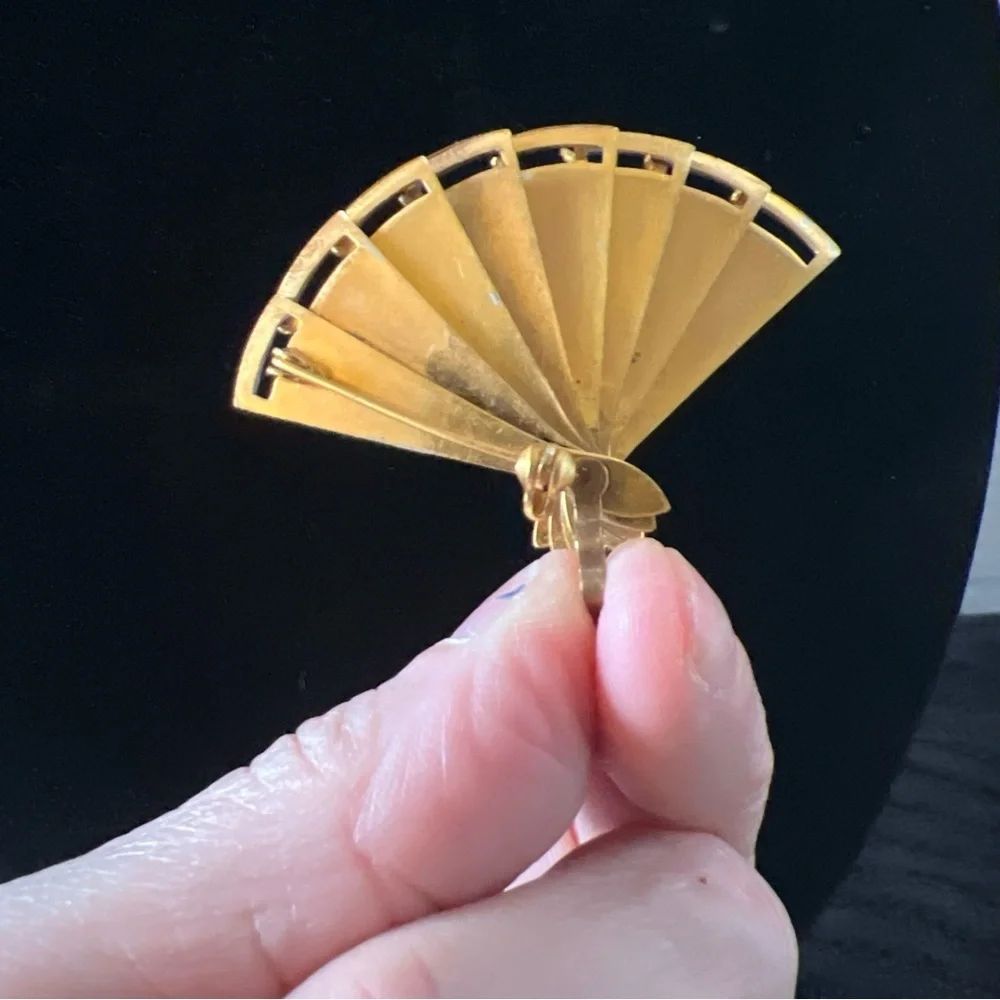 Vintage Goldtone Enamel Reticulated FAN  Brooch
